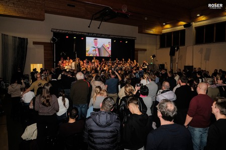 Veliki koncert Glasbene šole Rošer navdušil polno dvorano v Kotljah (6)